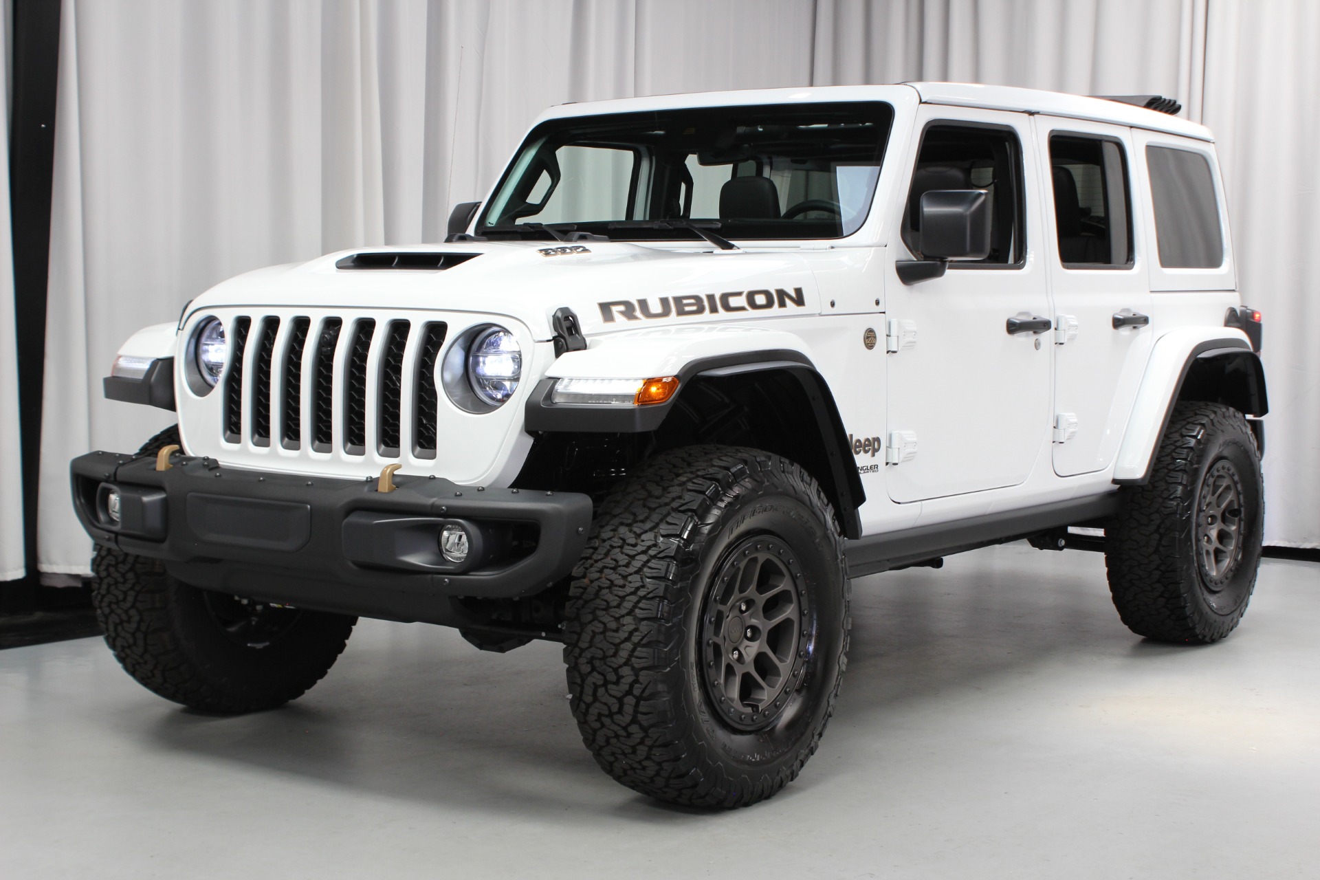Used 2022 Jeep Wrangler Unlimited Rubicon 392 Xtreme Recon Skyview Roof For Sale (Sold) | Momentum Motorcars Inc Stock #125471 Used 2022 Jeep Wrangler Unlimited Rubicon 392 Xtreme Recon Skyview Roof For Sale (Sold) | Momentum Motorcars Inc Stock #125471