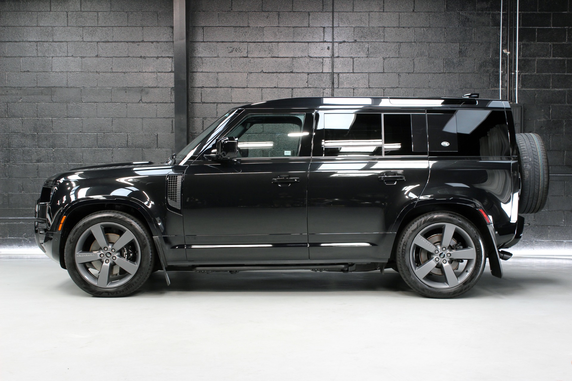 Rocker Panel Kit | LAND ROVER DEFENDER 110 V8 2023 Rocker Panel Kit | LAND ROVER DEFENDER 110 V8 2023