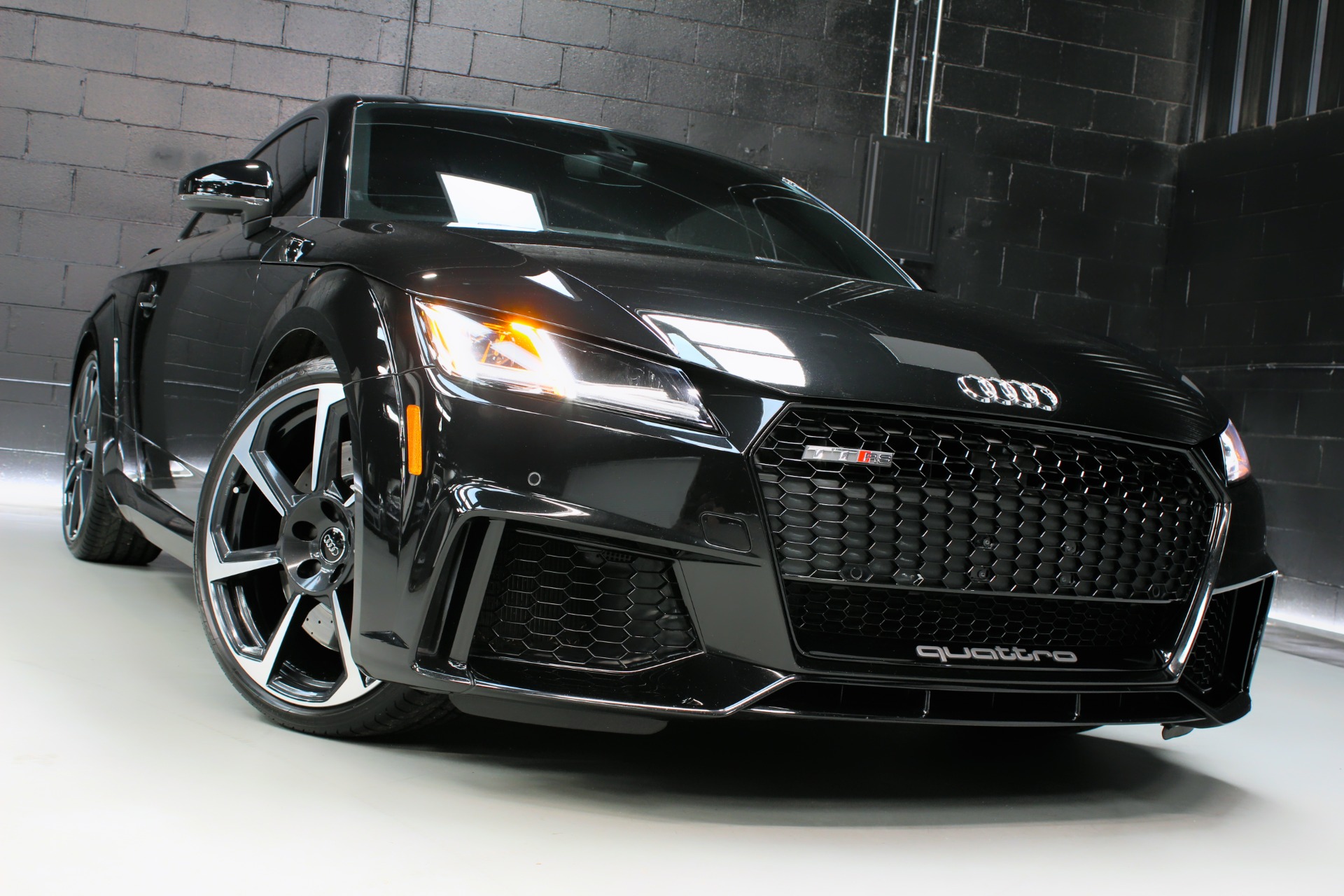 Used-2018-Audi-TT-RS-25T-
