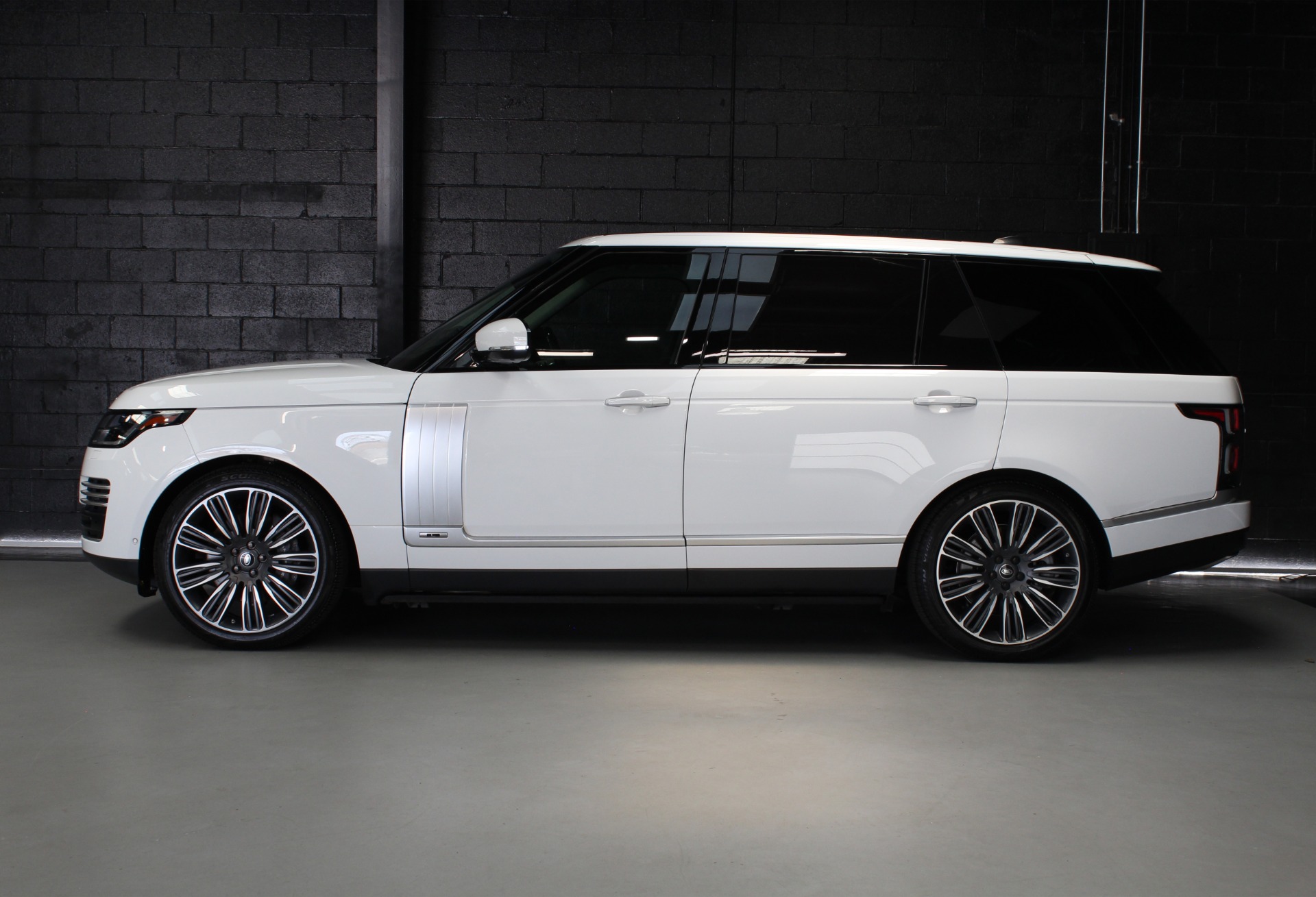 Rocker Panel Kit | LAND ROVER RANGE ROVER AUTOBIOGRAPHY LWB 2021