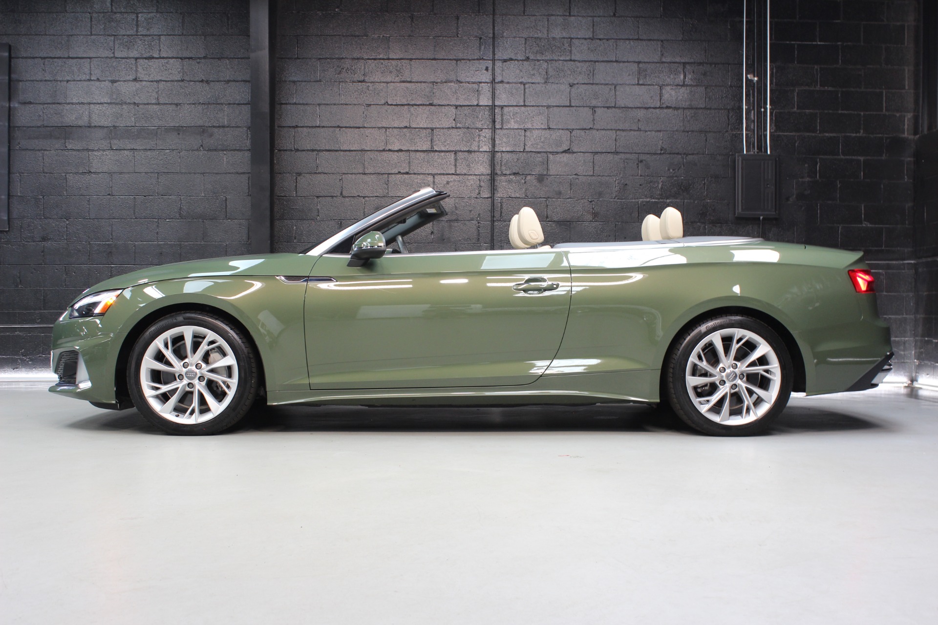 Spark 1:43 Audi A5 Coupe Manhattan Gris 5011605433 Modèle Voiture