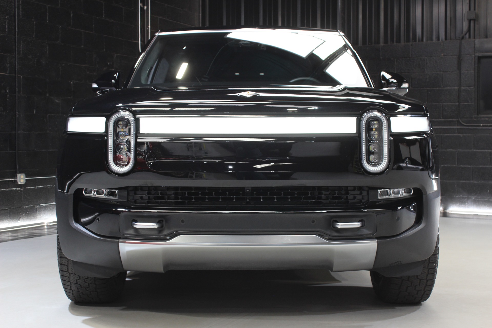 Used 2023 Rivian R1S Launch Edition For Sale (Sold) | Momentum
