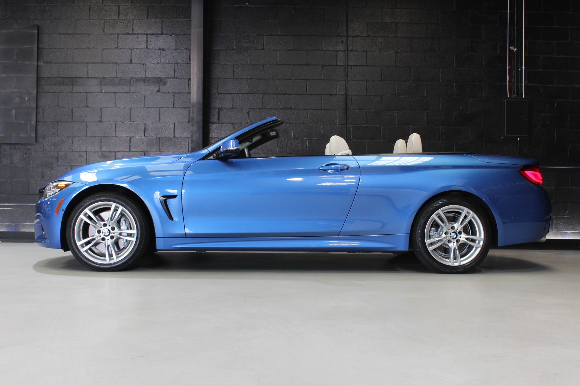 2020 Bmw 440i xDrive Convertible photo 2