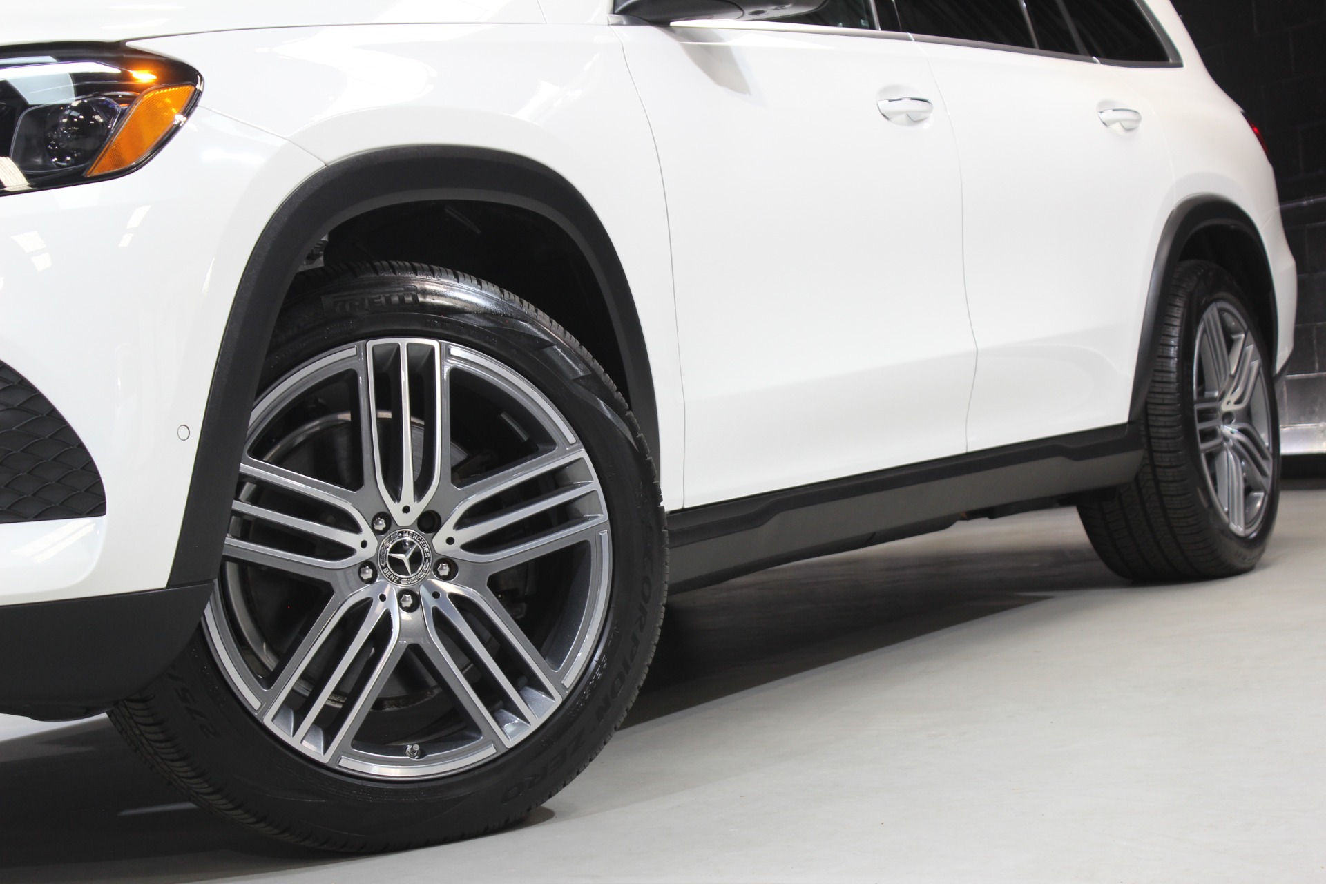 2023 Mercedes-Benz GLS GLS450 - Photo 25