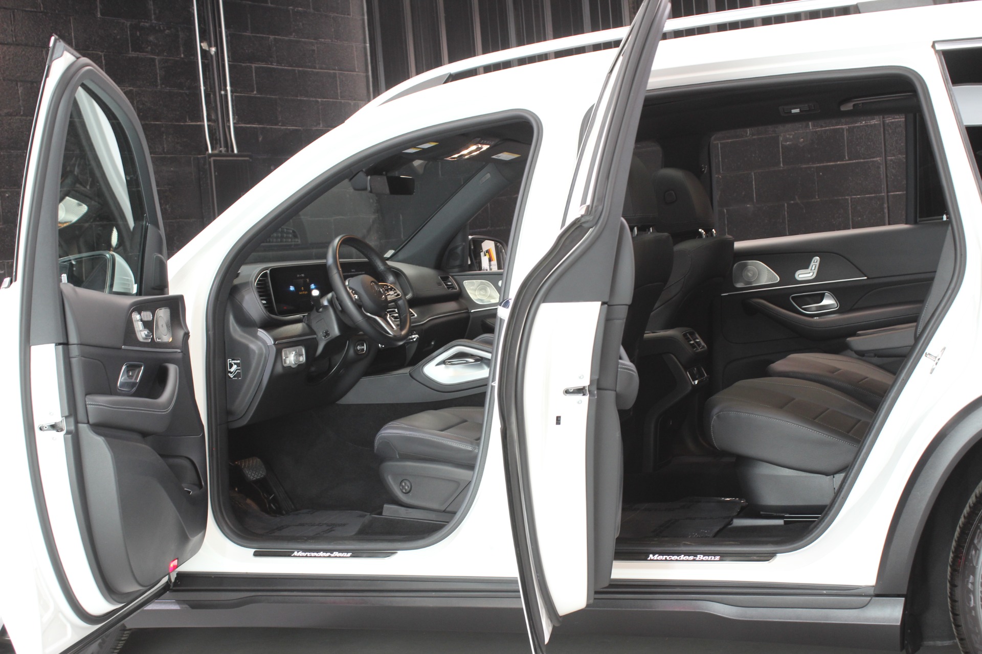 2023 Mercedes-Benz GLS GLS450 - Photo 29