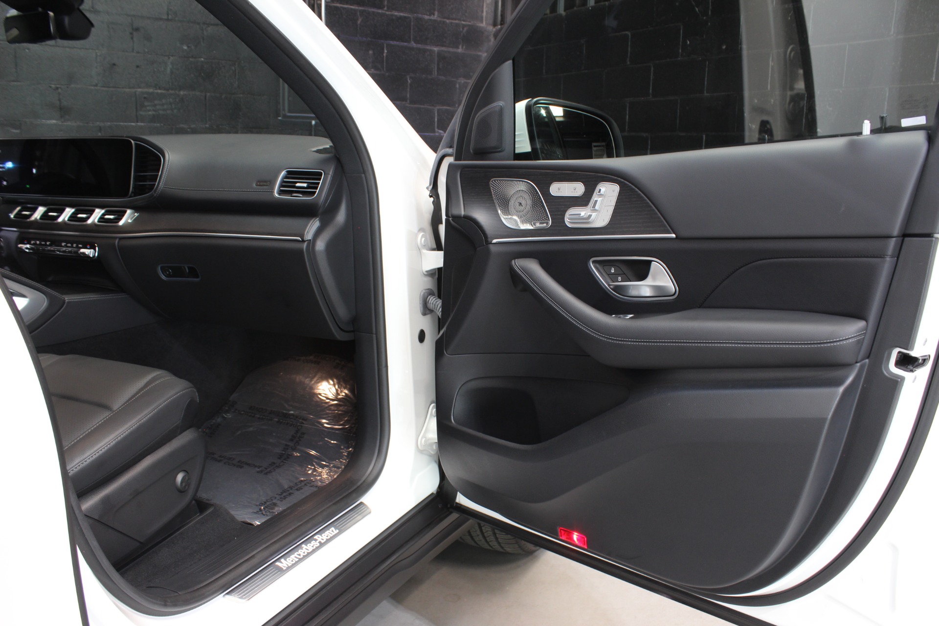 2023 Mercedes-Benz GLS GLS450 - Photo 32
