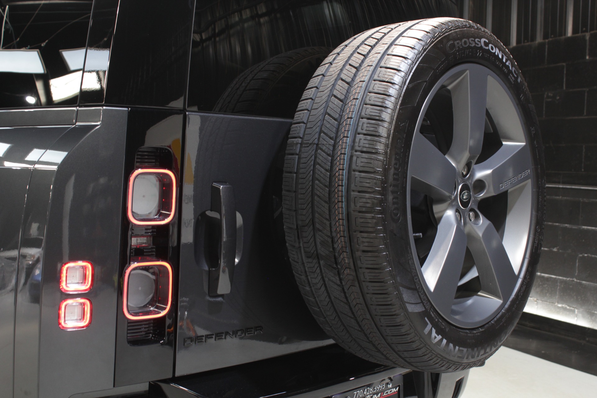2025 Land Rover Defender V8 - Photo 13
