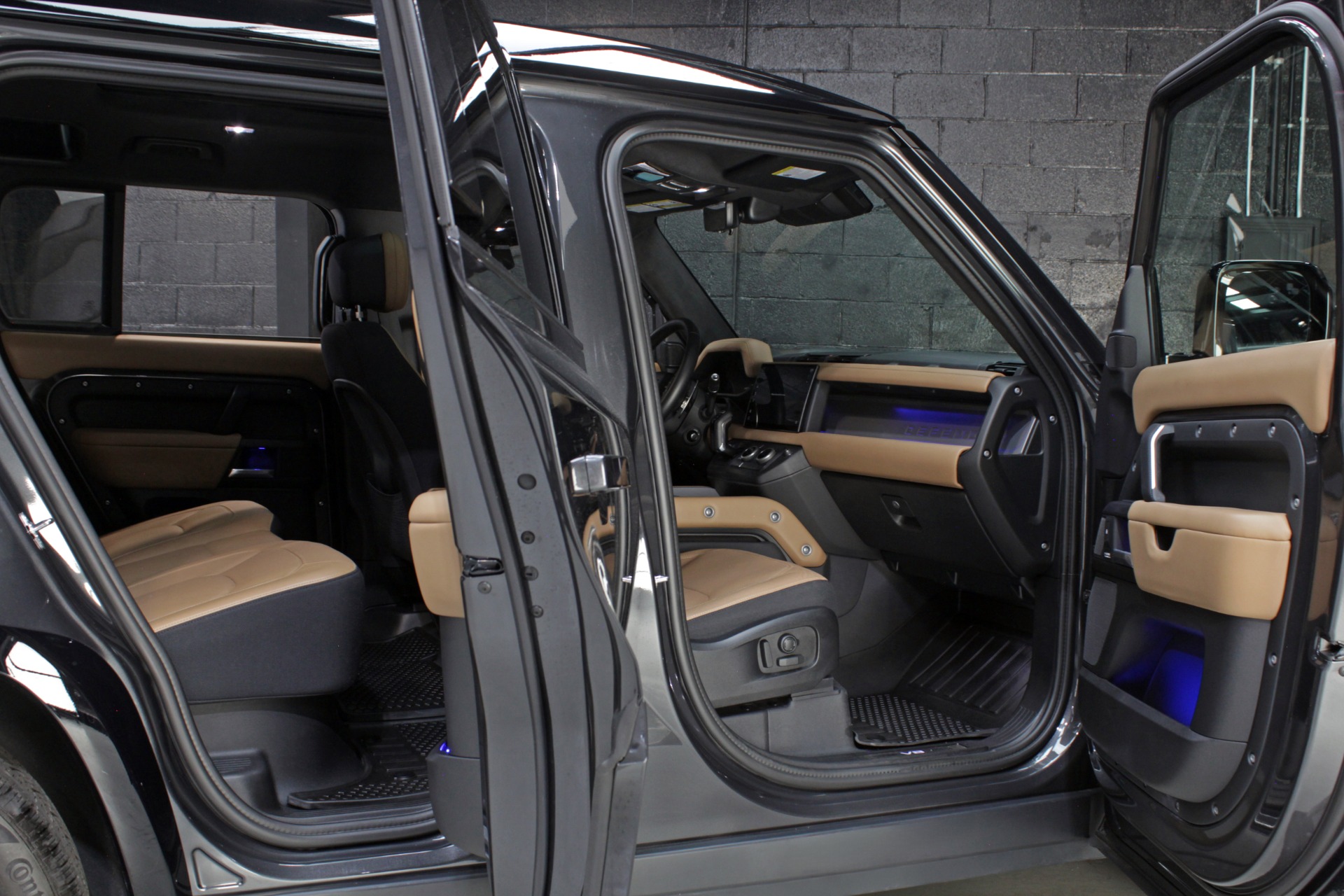 2025 Land Rover Defender V8 - Photo 30