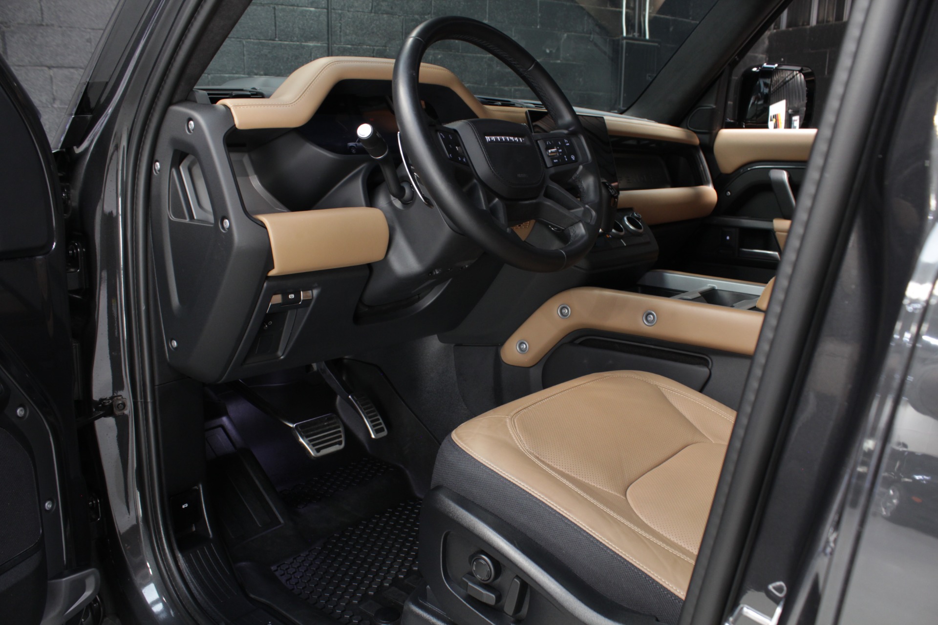 2025 Land Rover Defender V8 - Photo 32