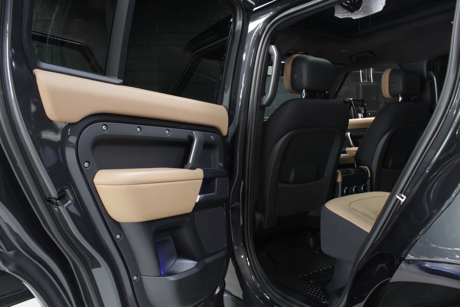 2025 Land Rover Defender V8 - Photo 36