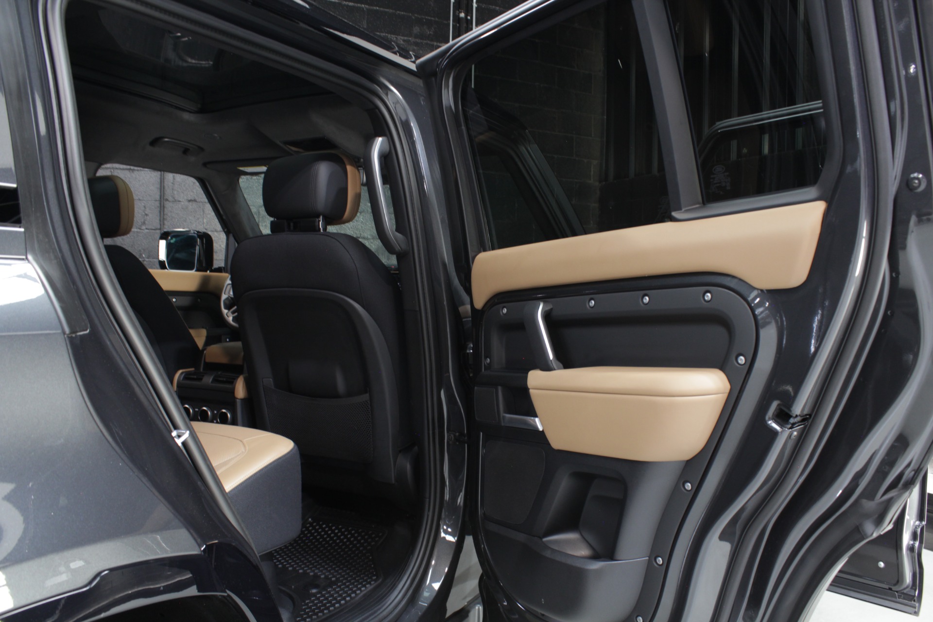 2025 Land Rover Defender V8 - Photo 41
