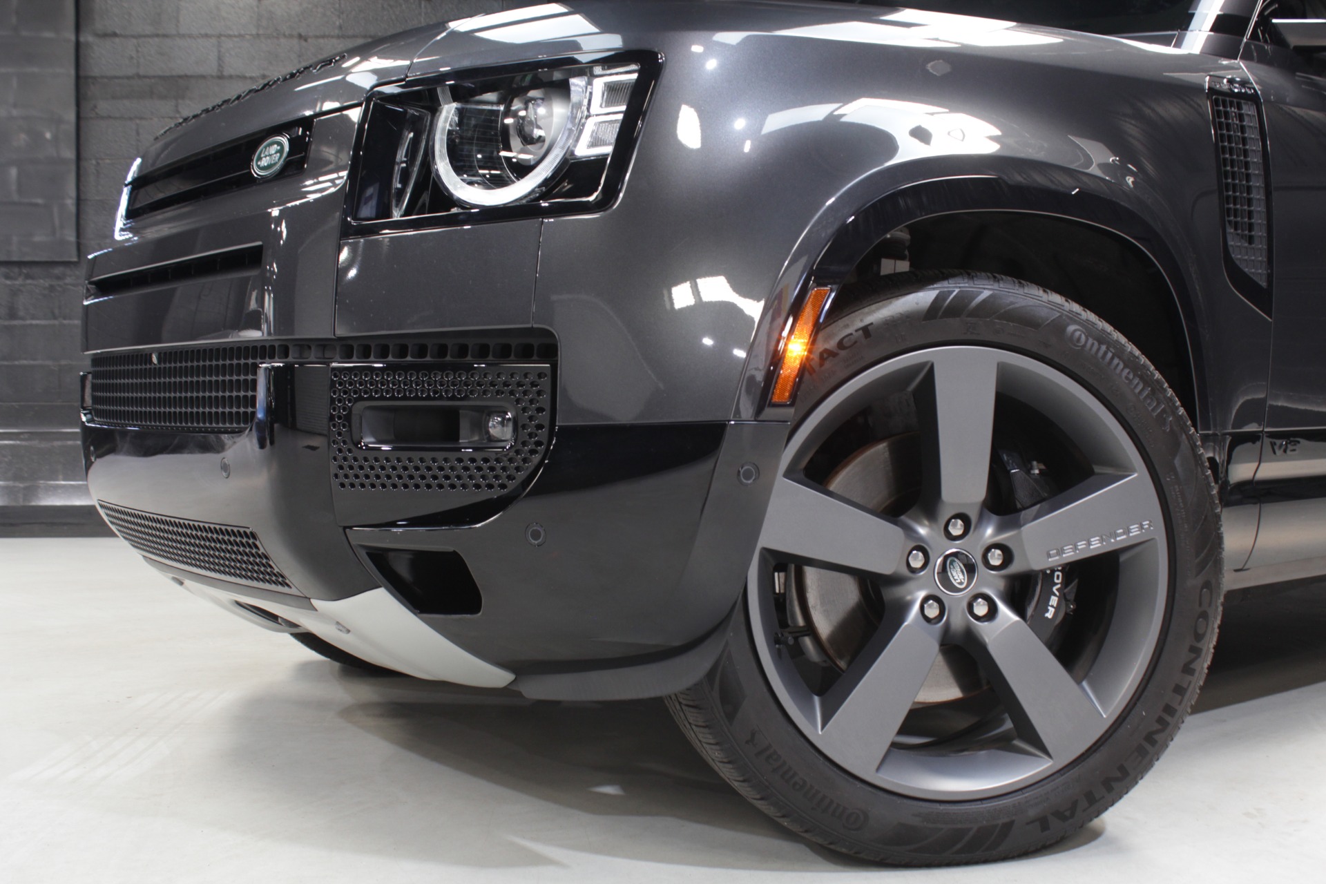 2025 Land Rover Defender V8 - Photo 6