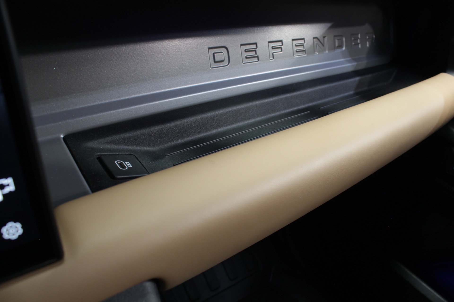 2025 Land Rover Defender V8 - Photo 60