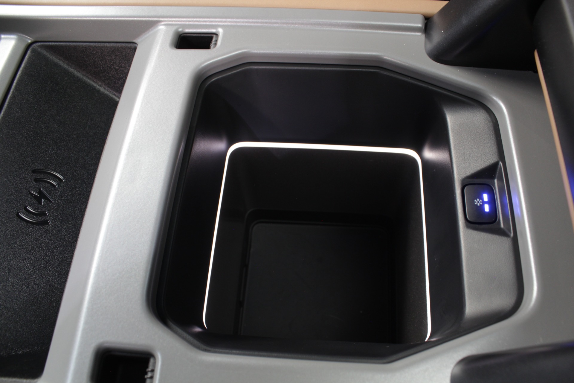 2025 Land Rover Defender V8 - Photo 71