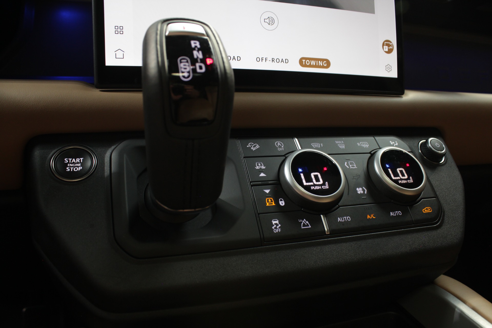 2025 Land Rover Defender V8 - Photo 73