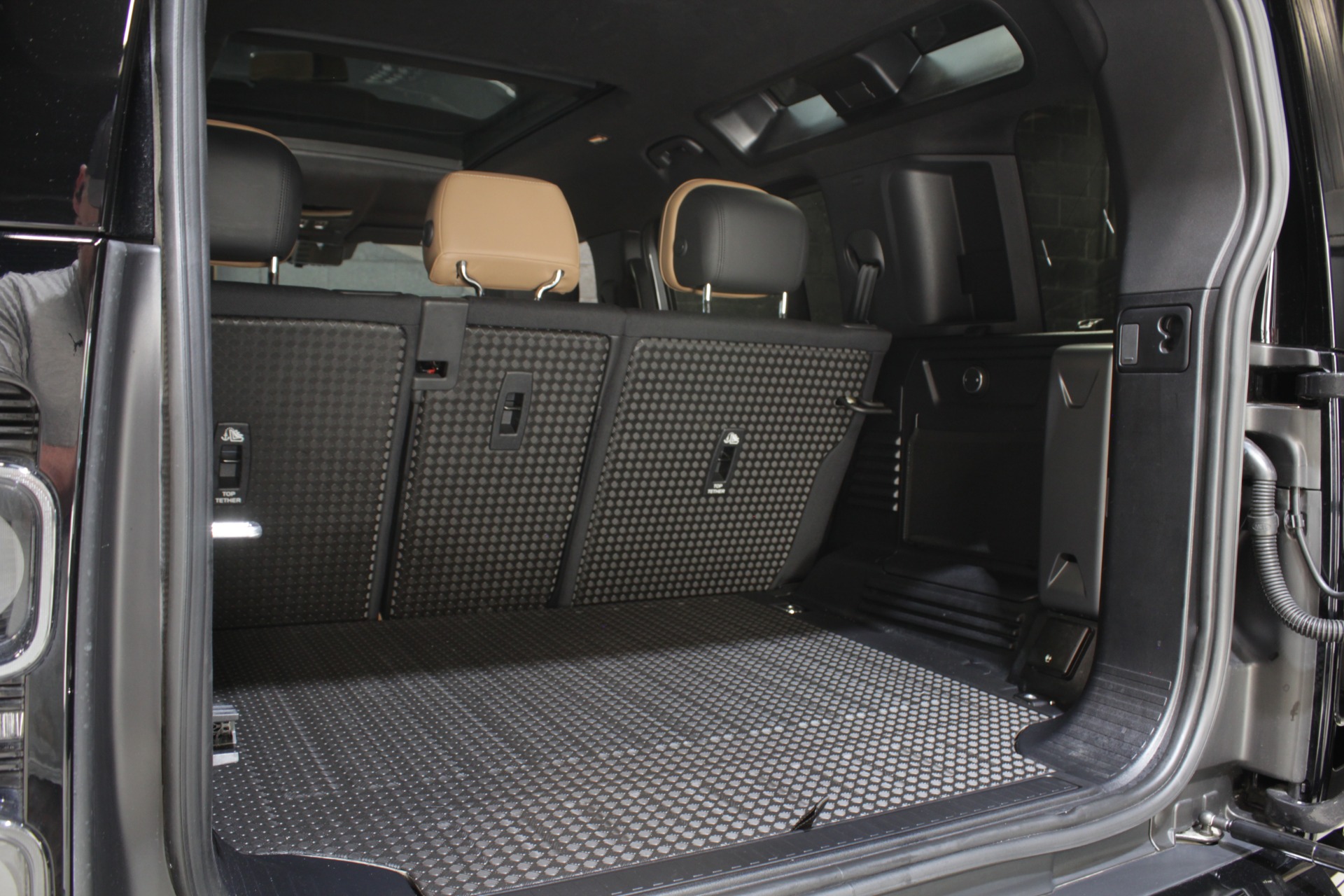 2025 Land Rover Defender V8 - Photo 75