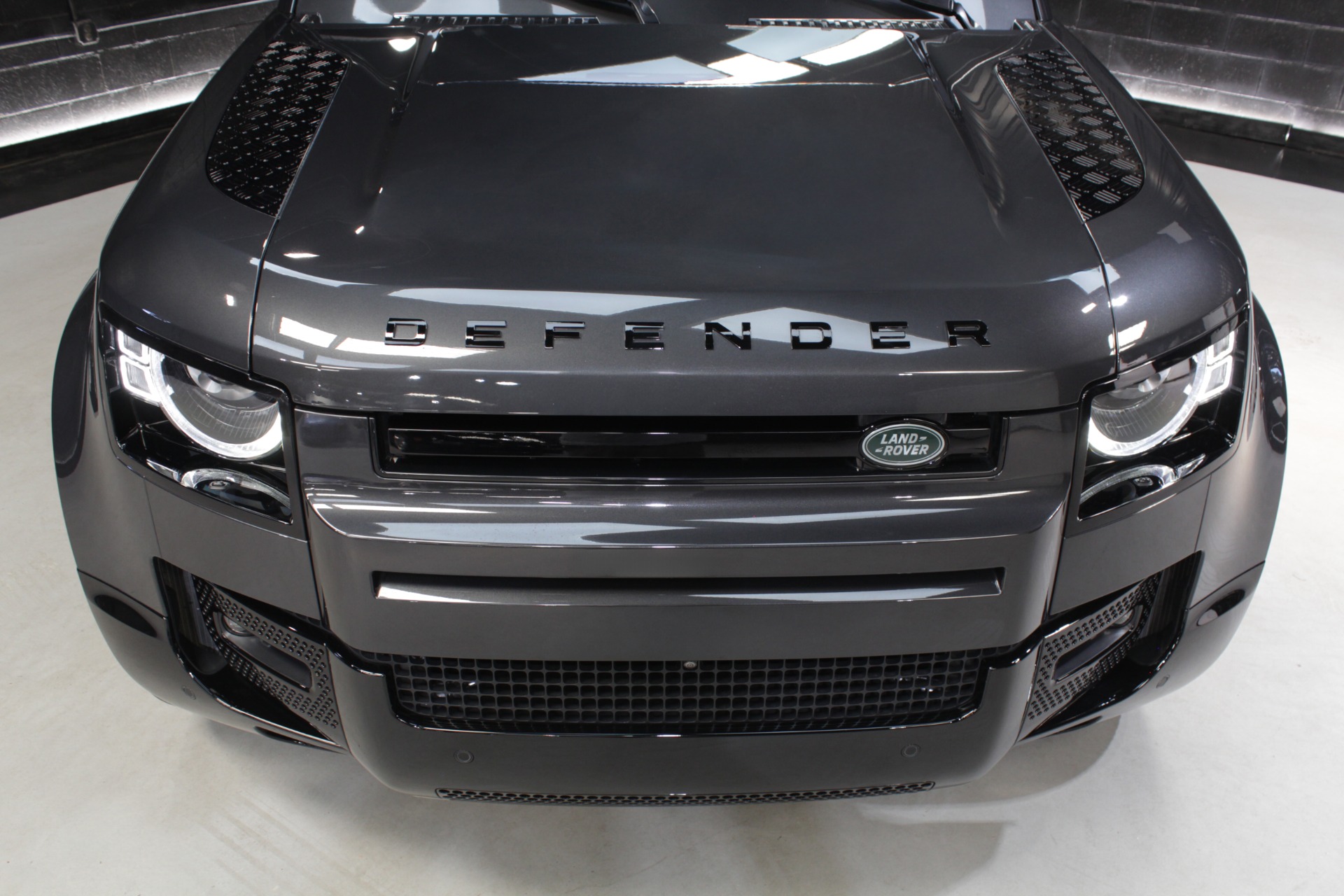 2025 Land Rover Defender V8 - Photo 8