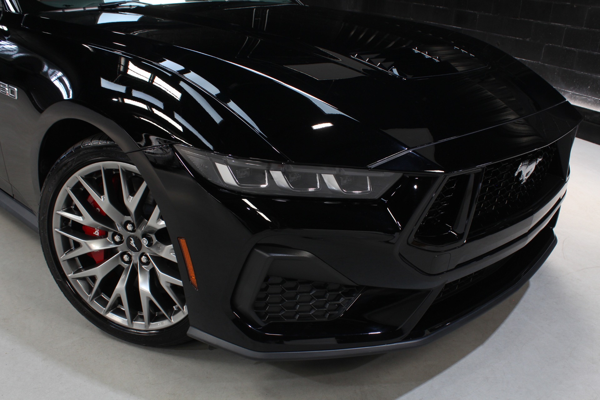 2025 Ford Mustang GT Premium - Photo 11