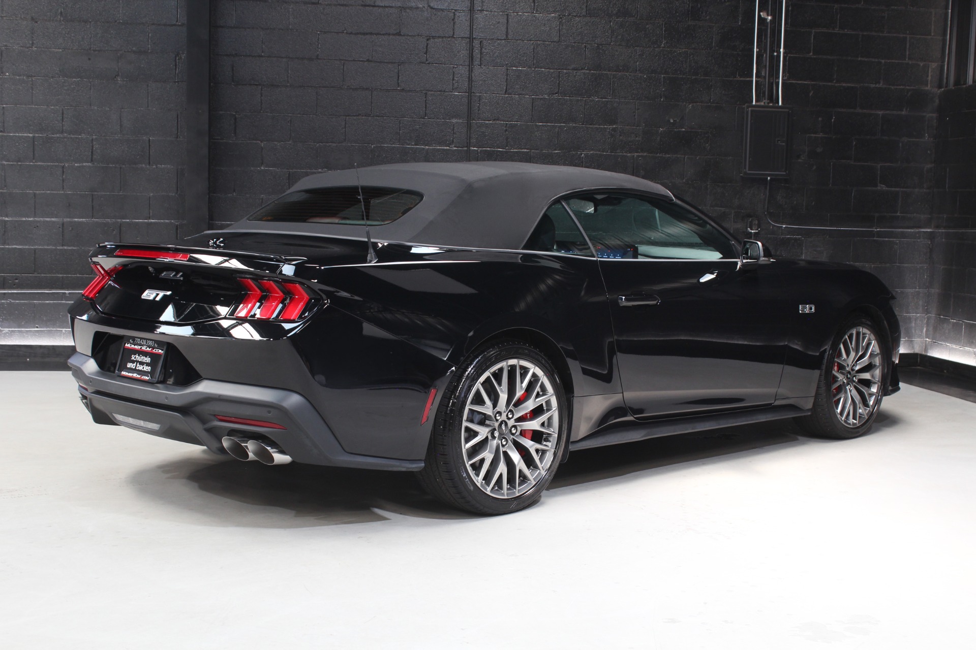 2025 Ford Mustang GT Premium - Photo 18