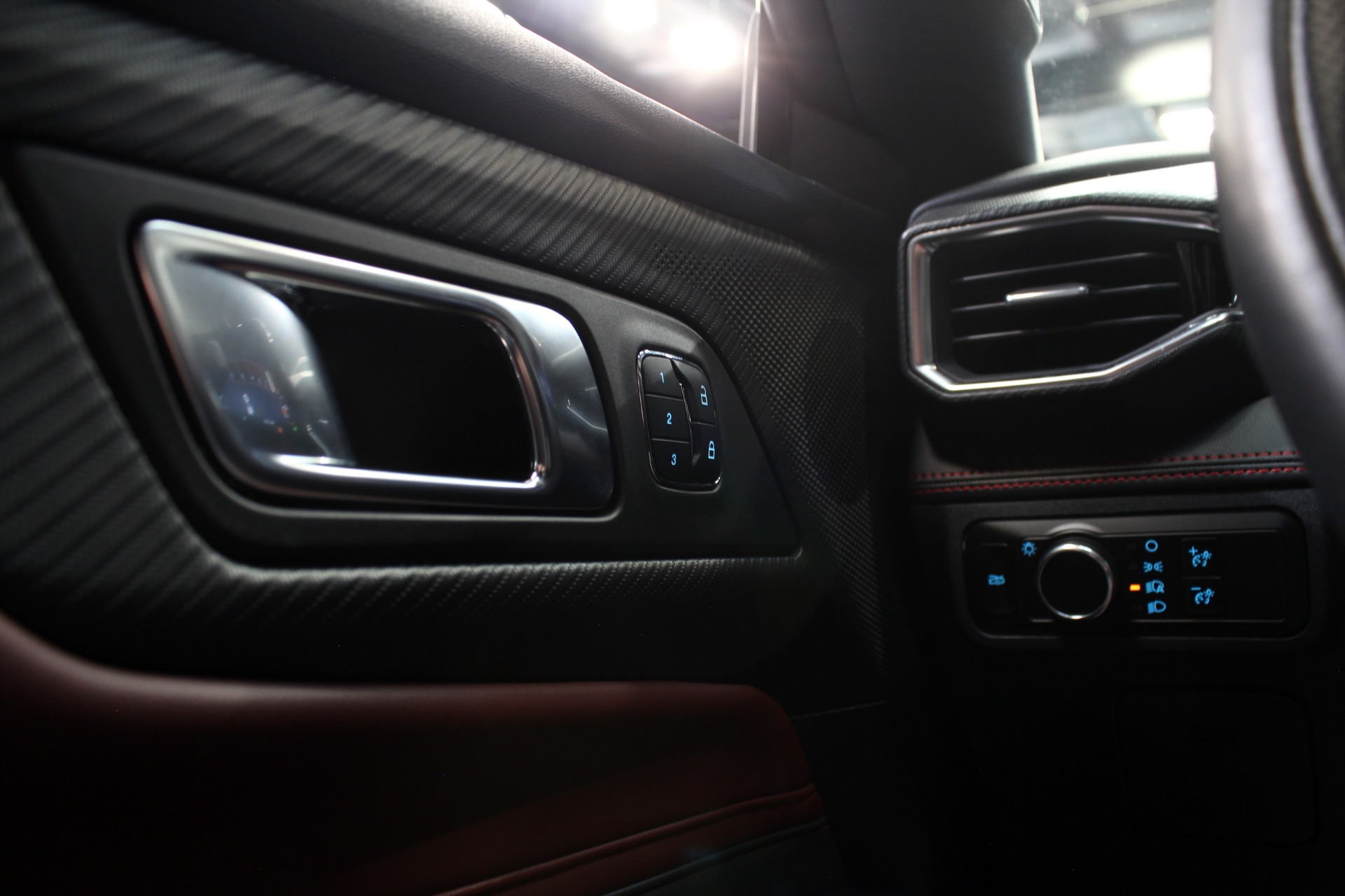 2025 Ford Mustang GT Premium - Photo 38