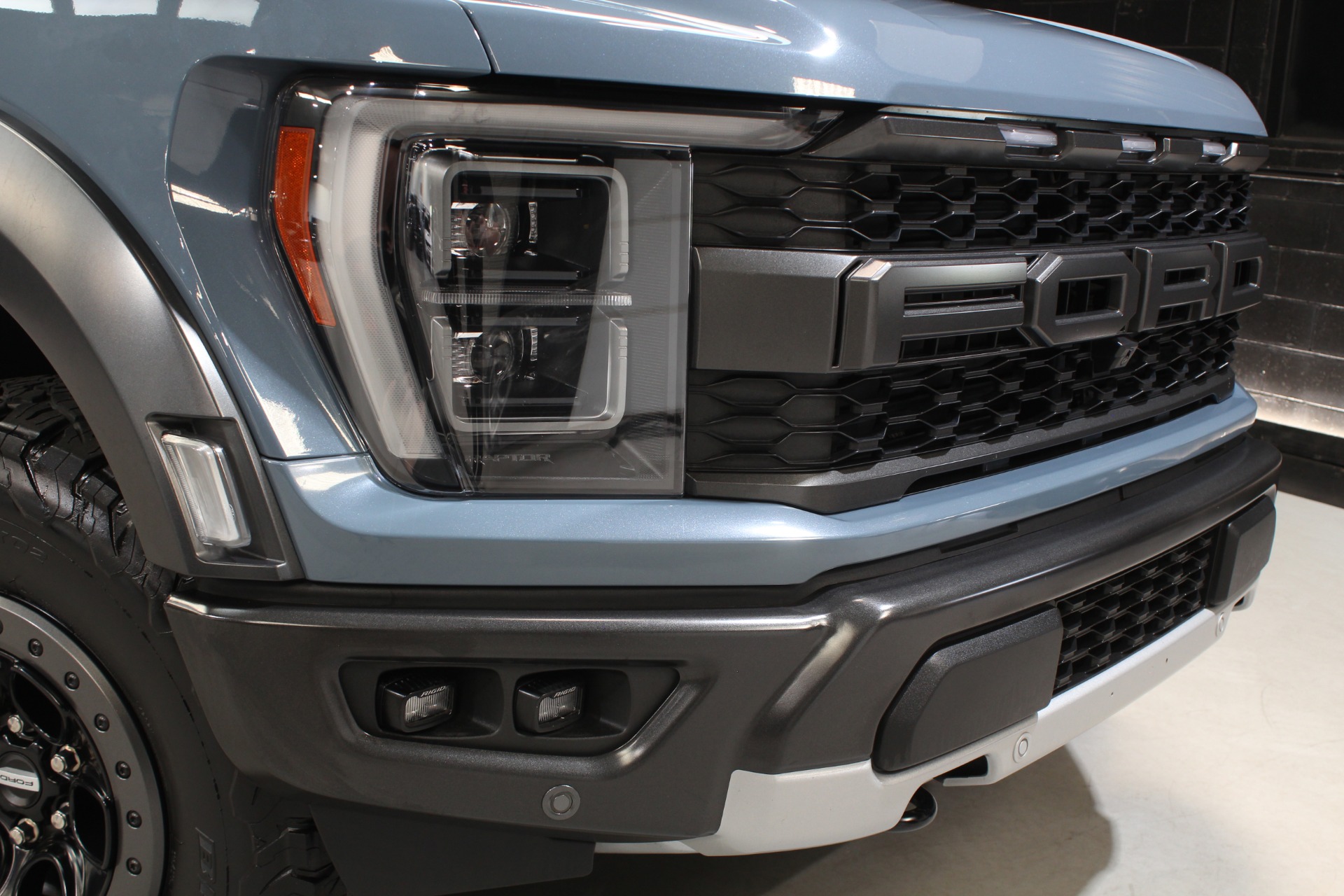 2023 Ford F-150 Raptor - Photo 11