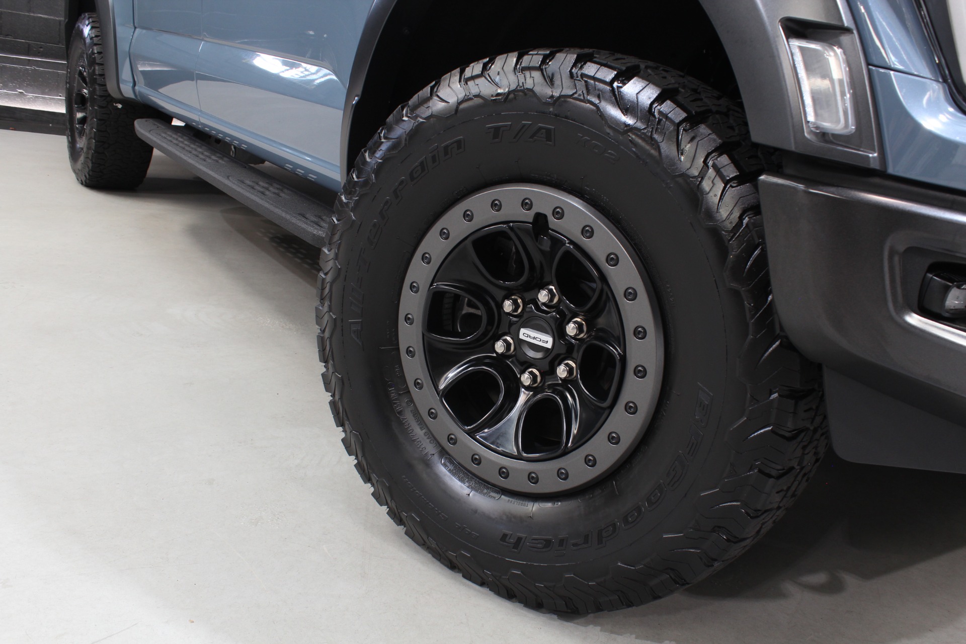 2023 Ford F-150 Raptor - Photo 24