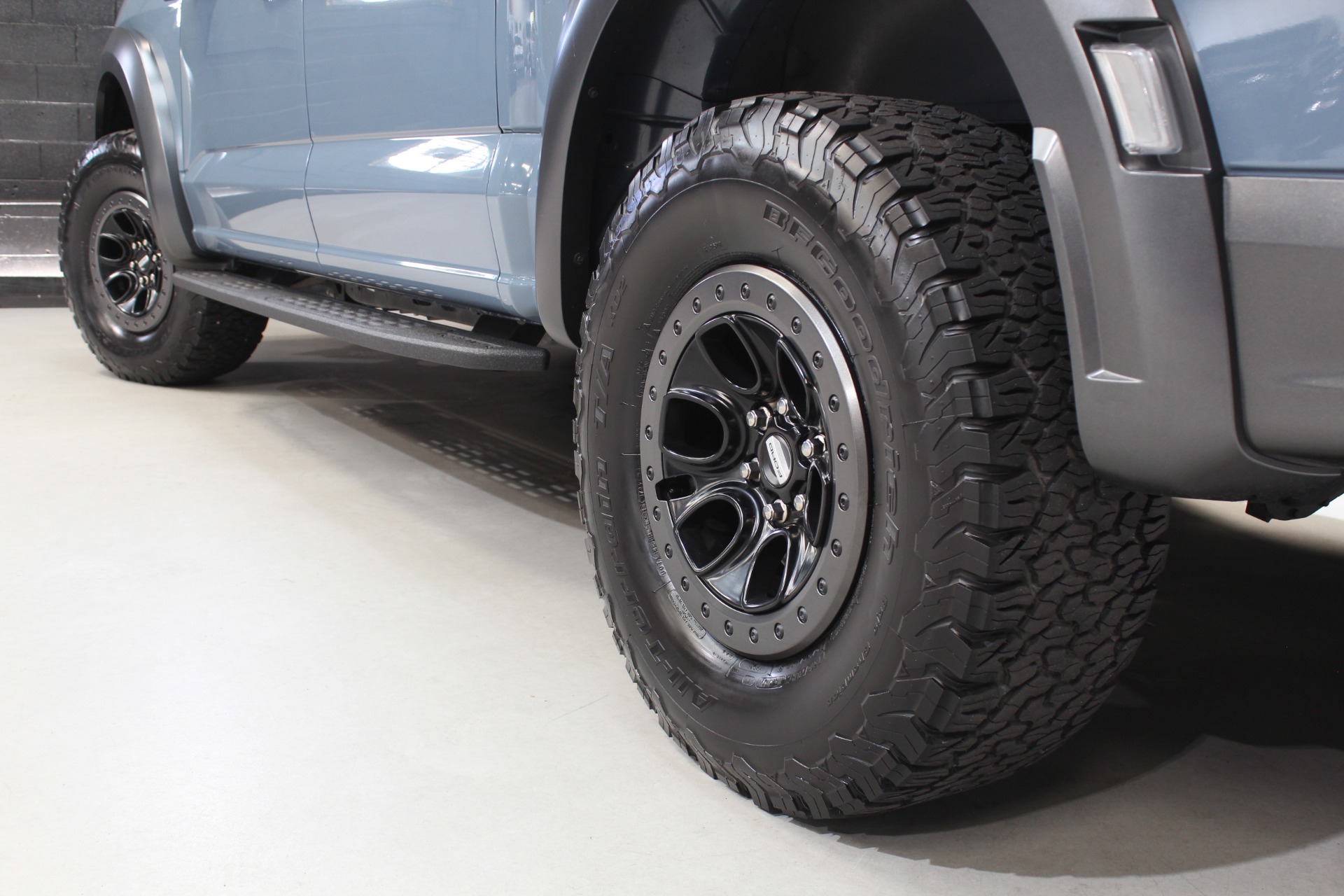2023 Ford F-150 Raptor - Photo 25