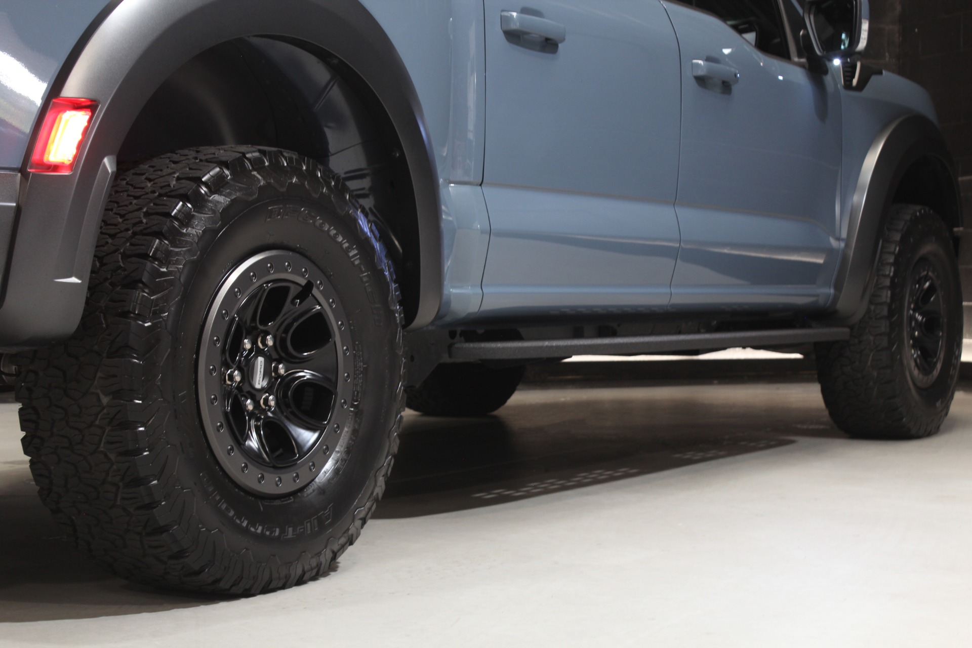 2023 Ford F-150 Raptor - Photo 26
