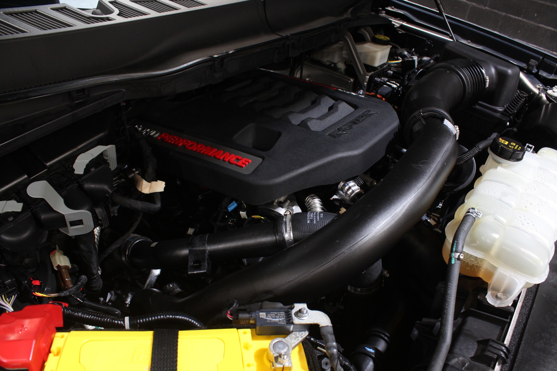 2023 Ford F-150 Raptor - Photo 29