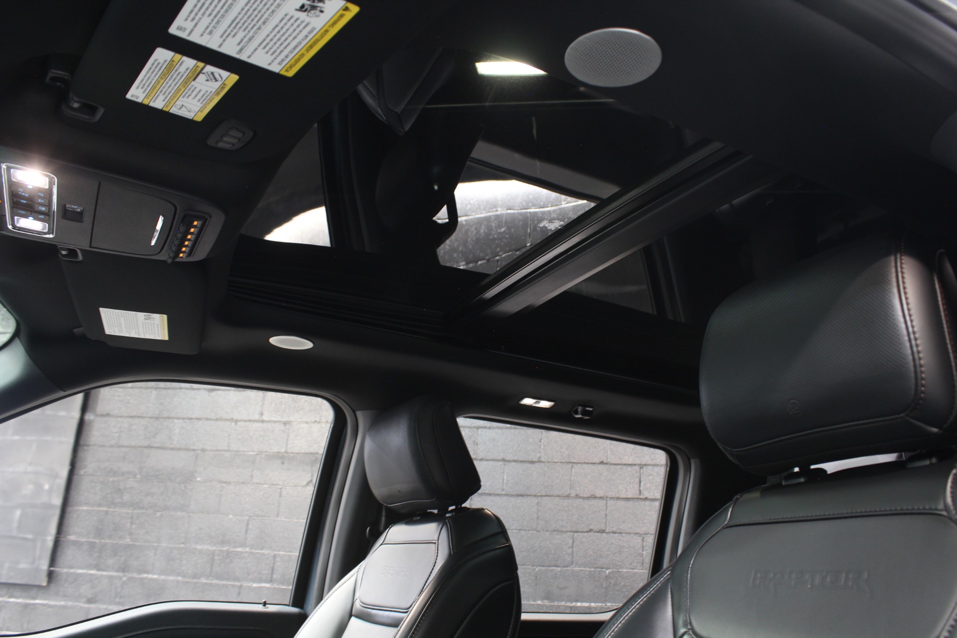 2023 Ford F-150 Raptor - Photo 33