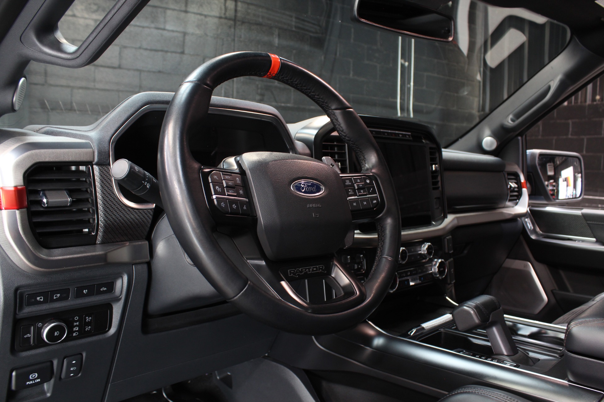 2023 Ford F-150 Raptor - Photo 40
