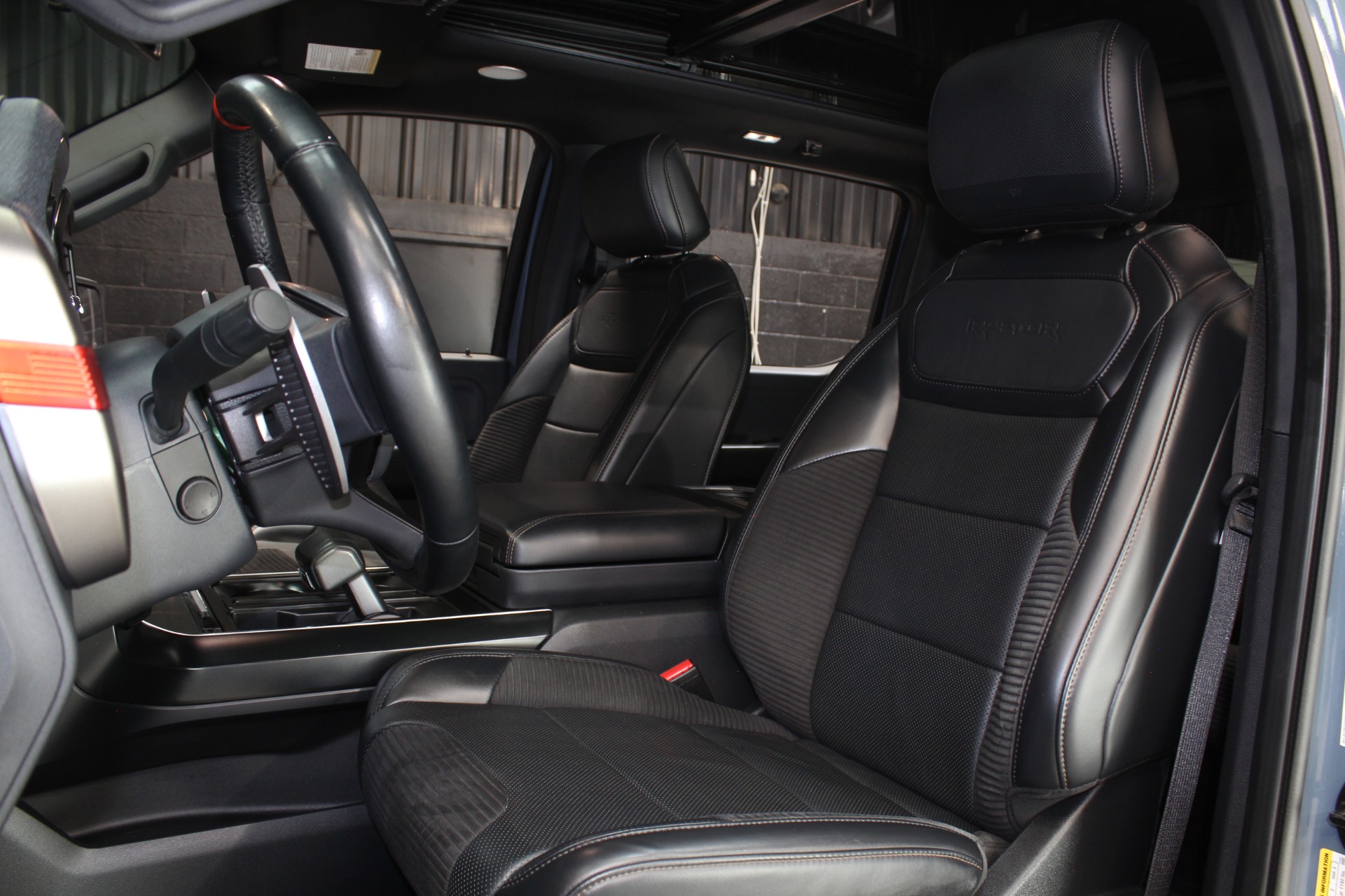 2023 Ford F-150 Raptor - Photo 43