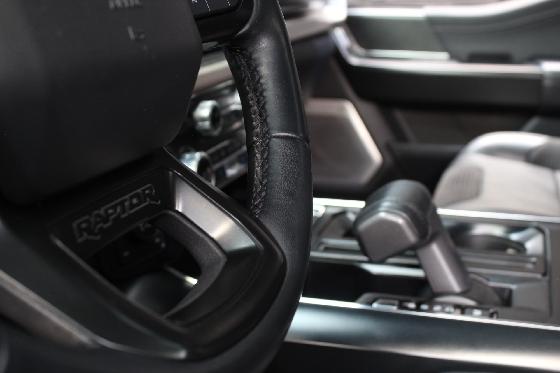 2023 Ford F-150 Raptor - Photo 46