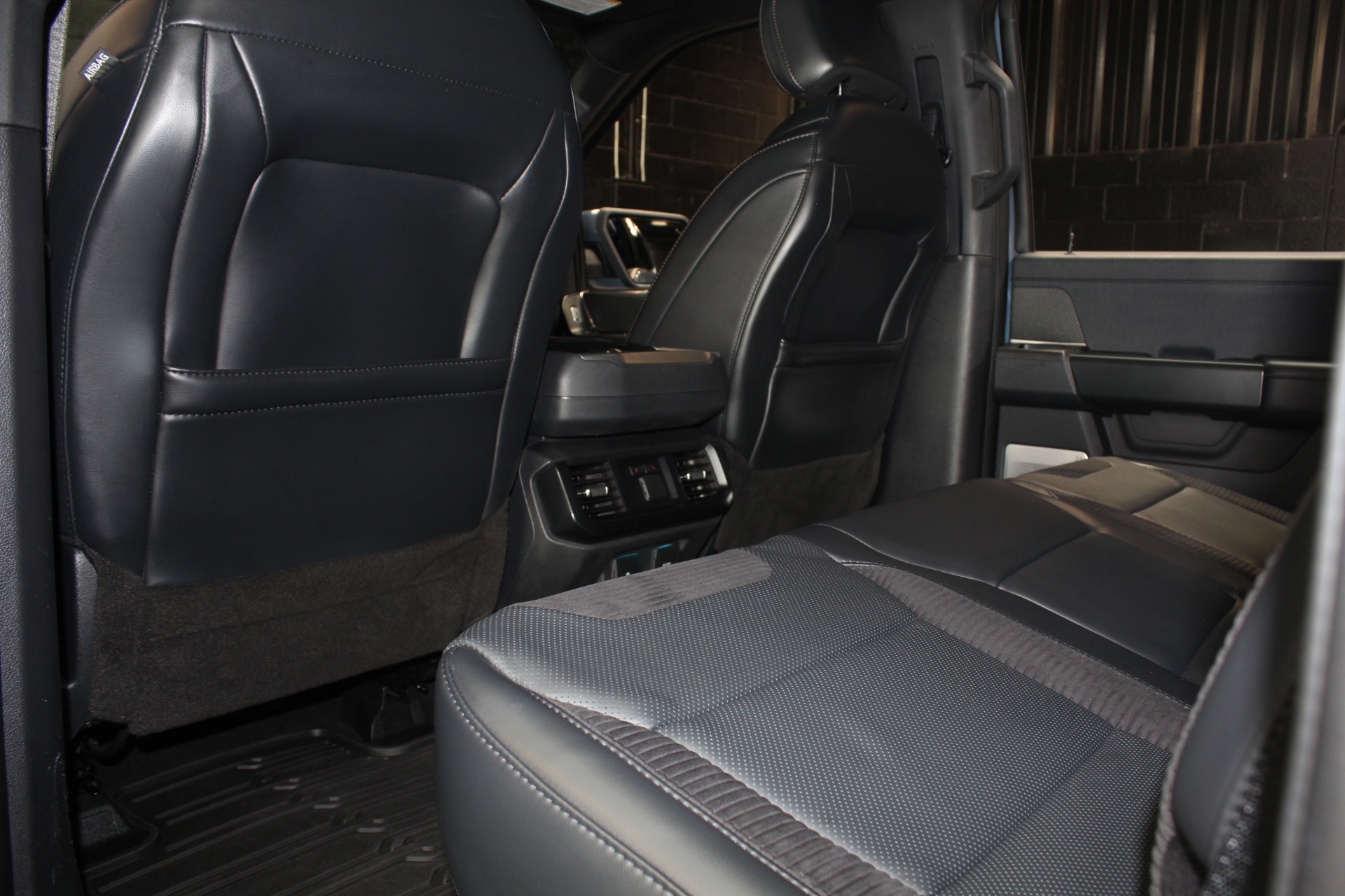 2023 Ford F-150 Raptor - Photo 51