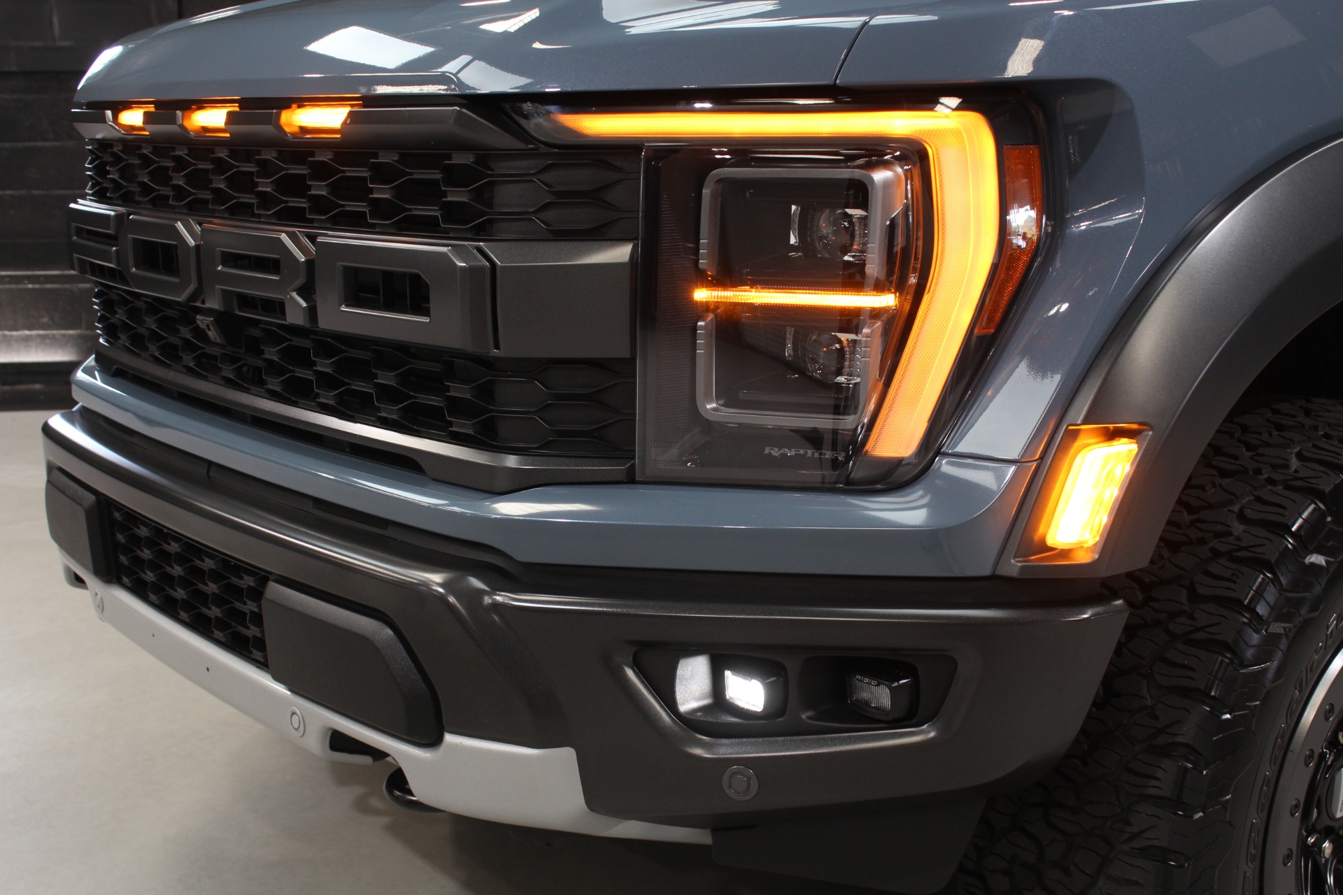 2023 Ford F-150 Raptor - Photo 7