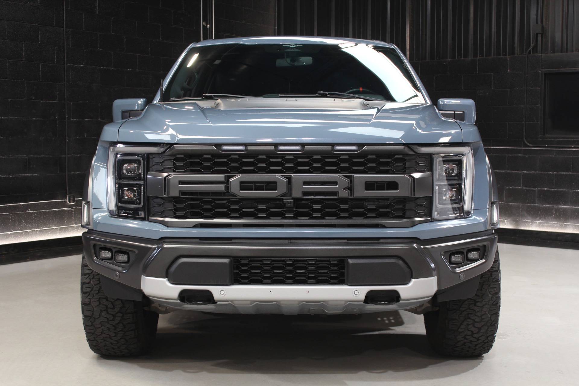 2023 Ford F-150 Raptor - Photo 8