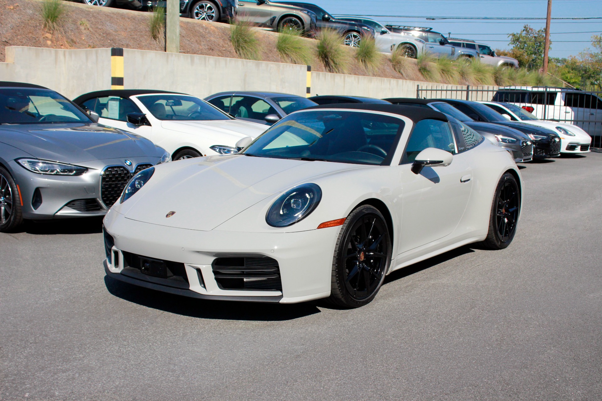 2026 Porsche 911 S - Photo 10
