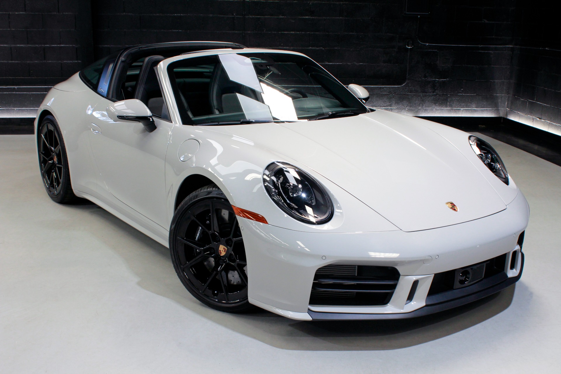 2026 Porsche 911 S - Photo 16