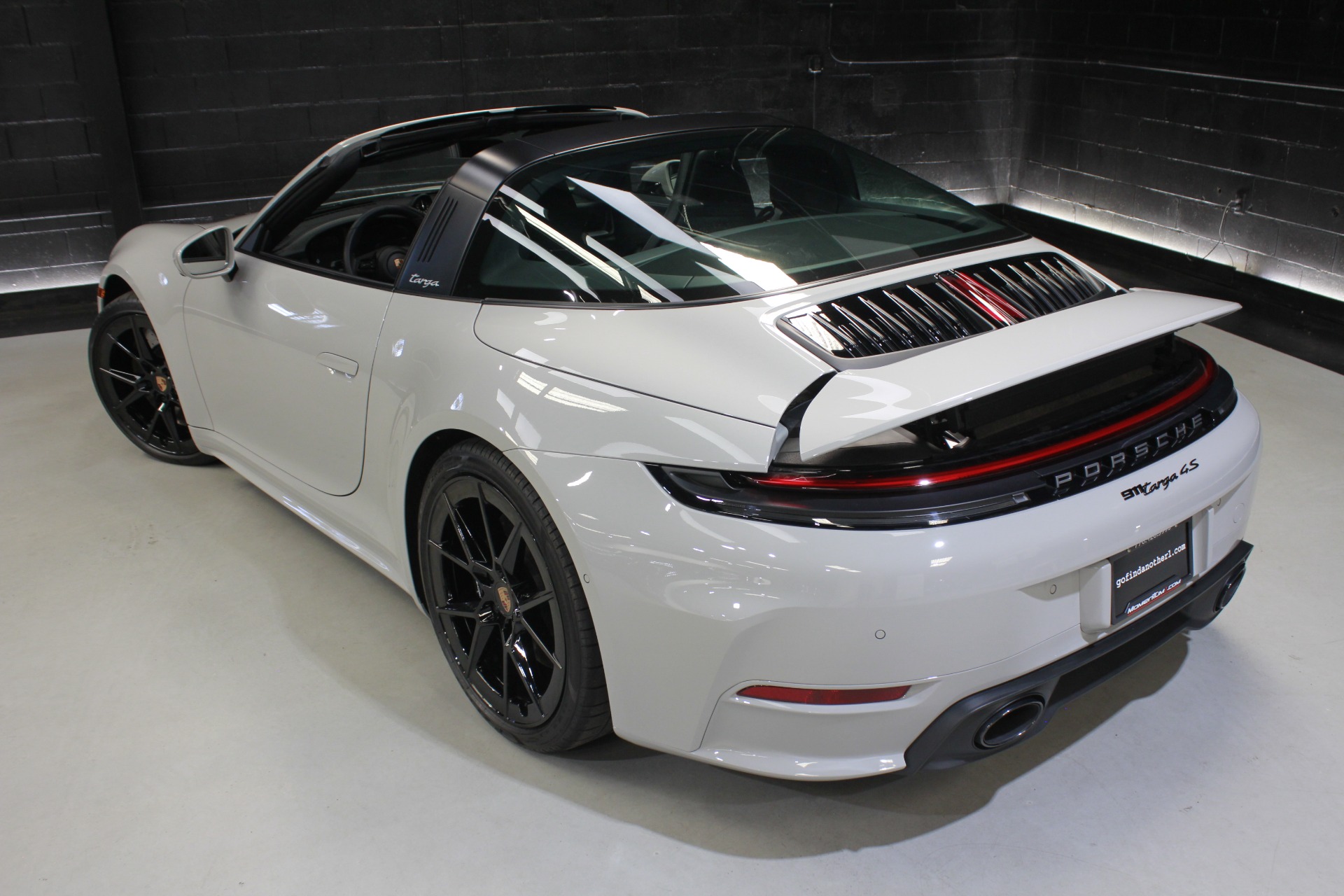 2026 Porsche 911 S - Photo 24