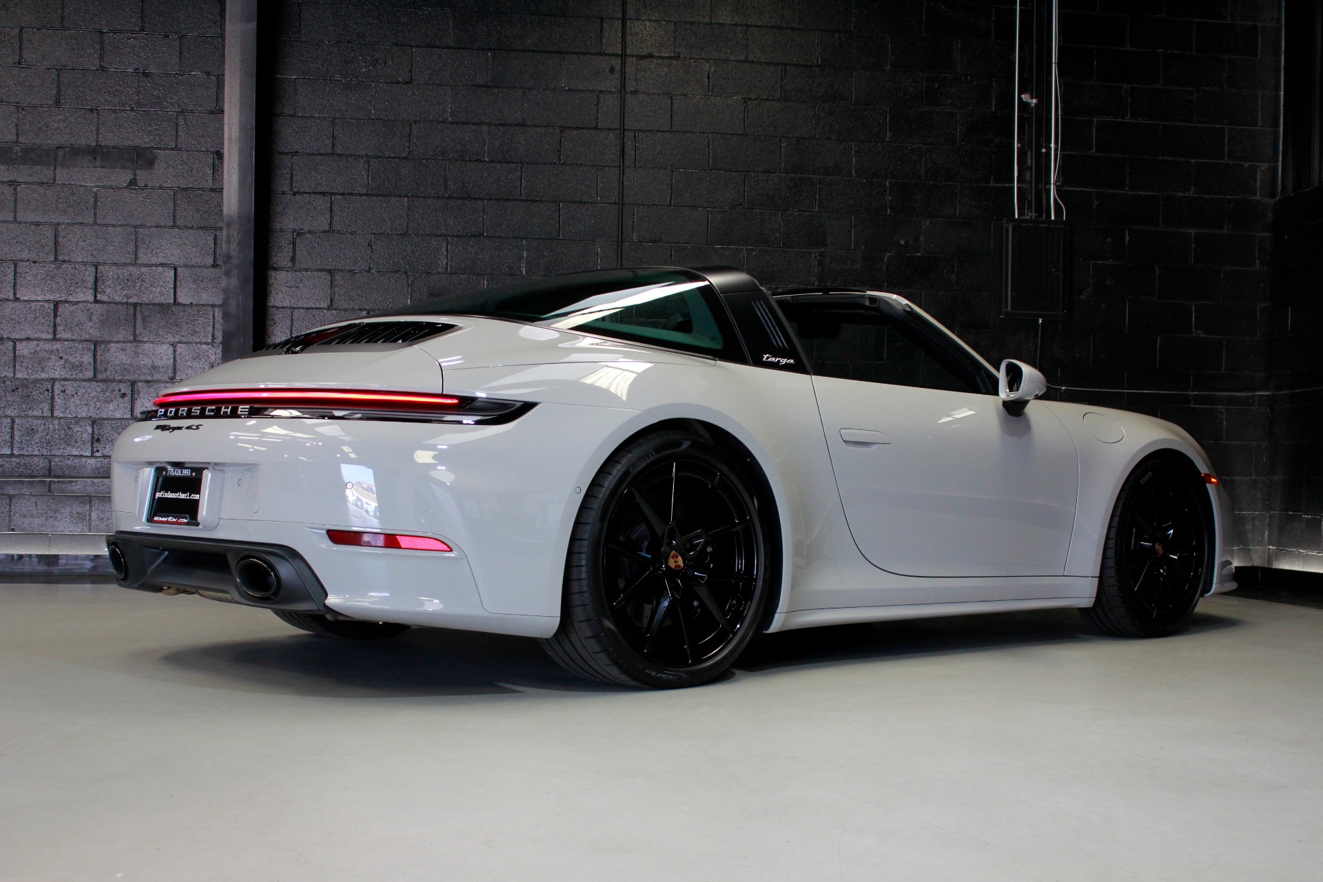 2026 Porsche 911 S - Photo 33
