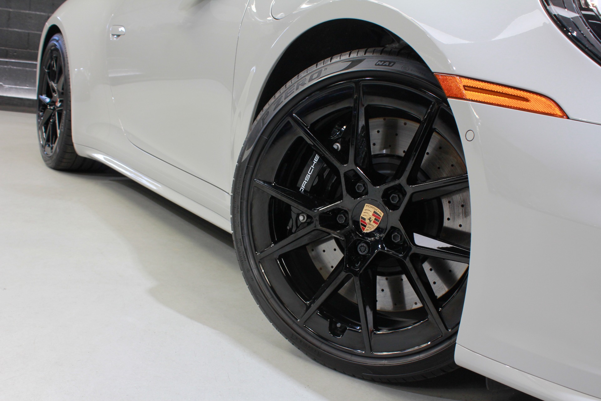 2026 Porsche 911 S - Photo 35