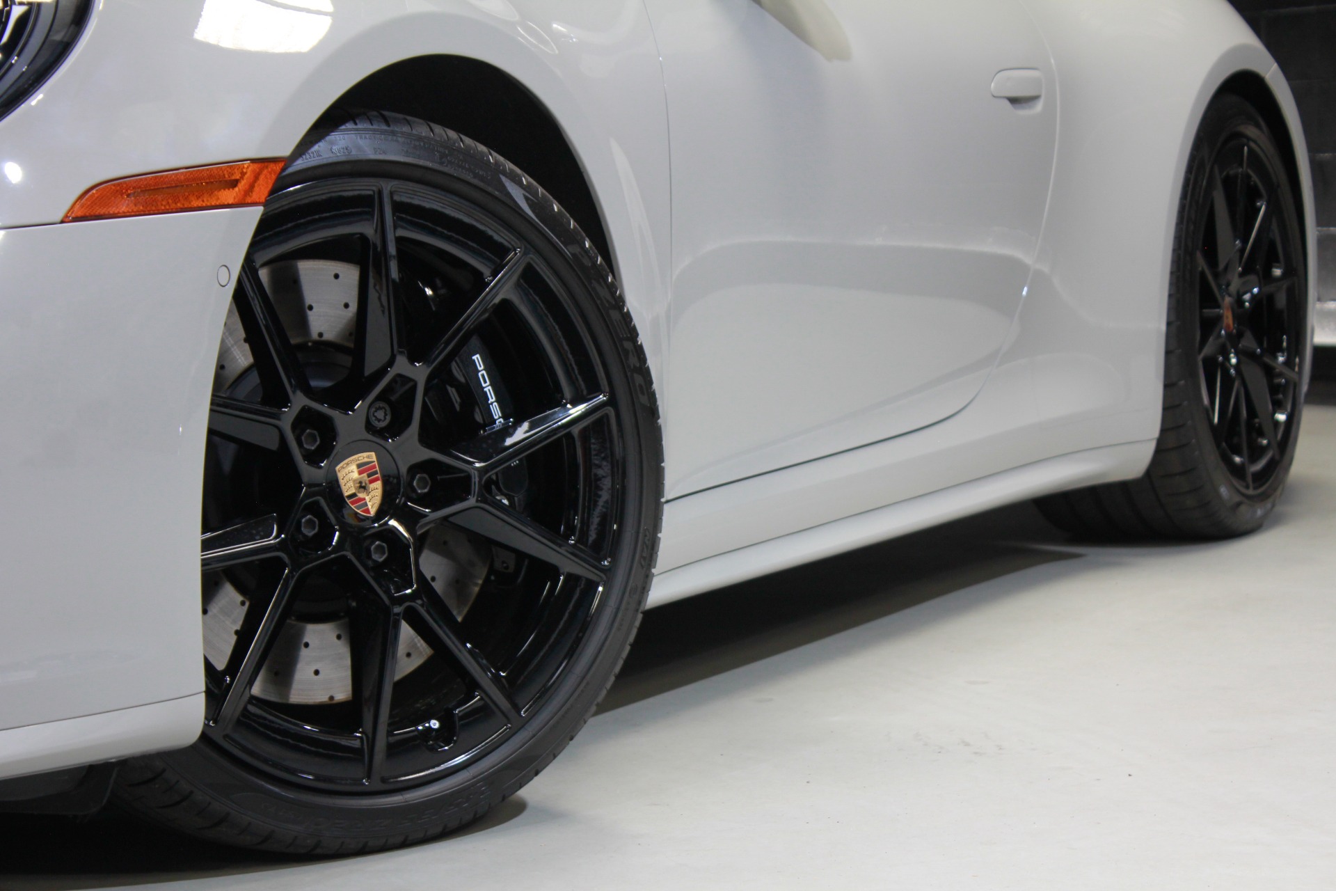 2026 Porsche 911 S - Photo 38
