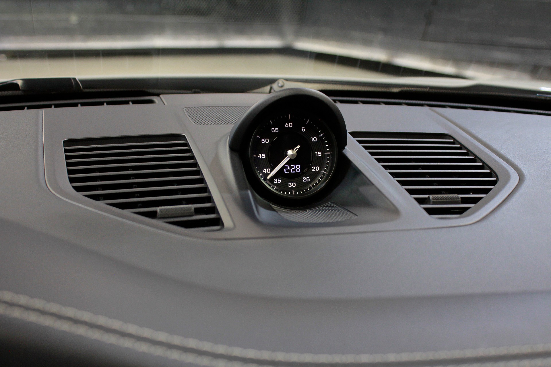 2026 Porsche 911 S - Photo 43