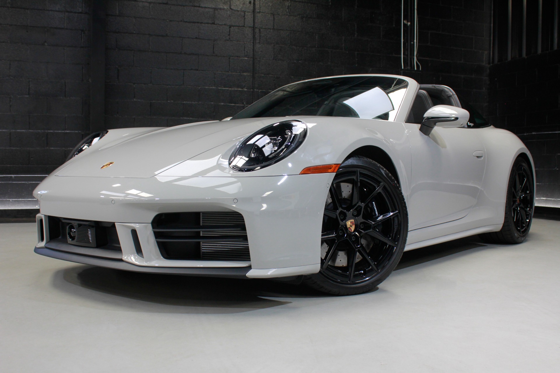 2026 Porsche 911 S - Photo 8