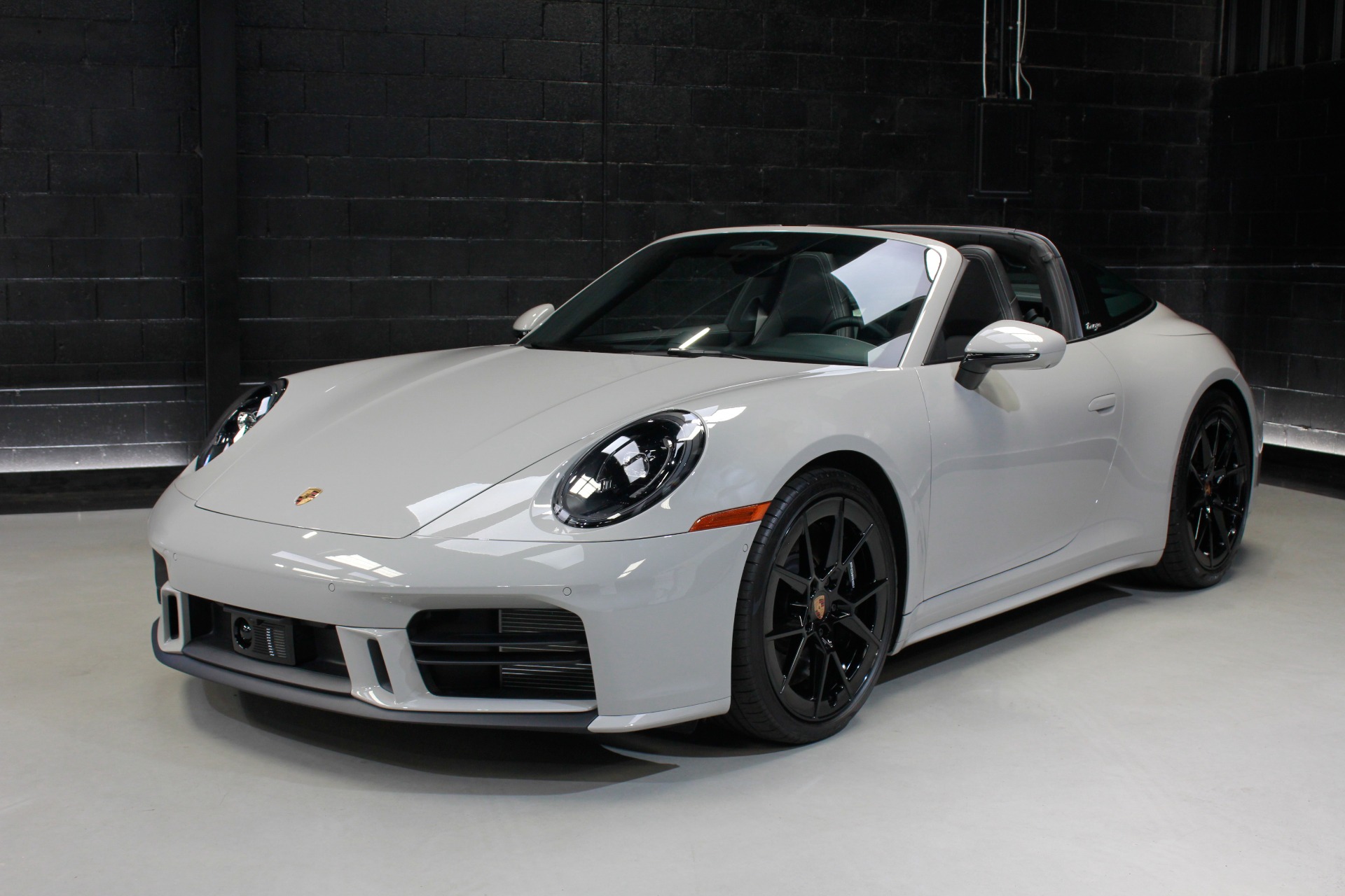 2026 Porsche 911 S - Photo 9