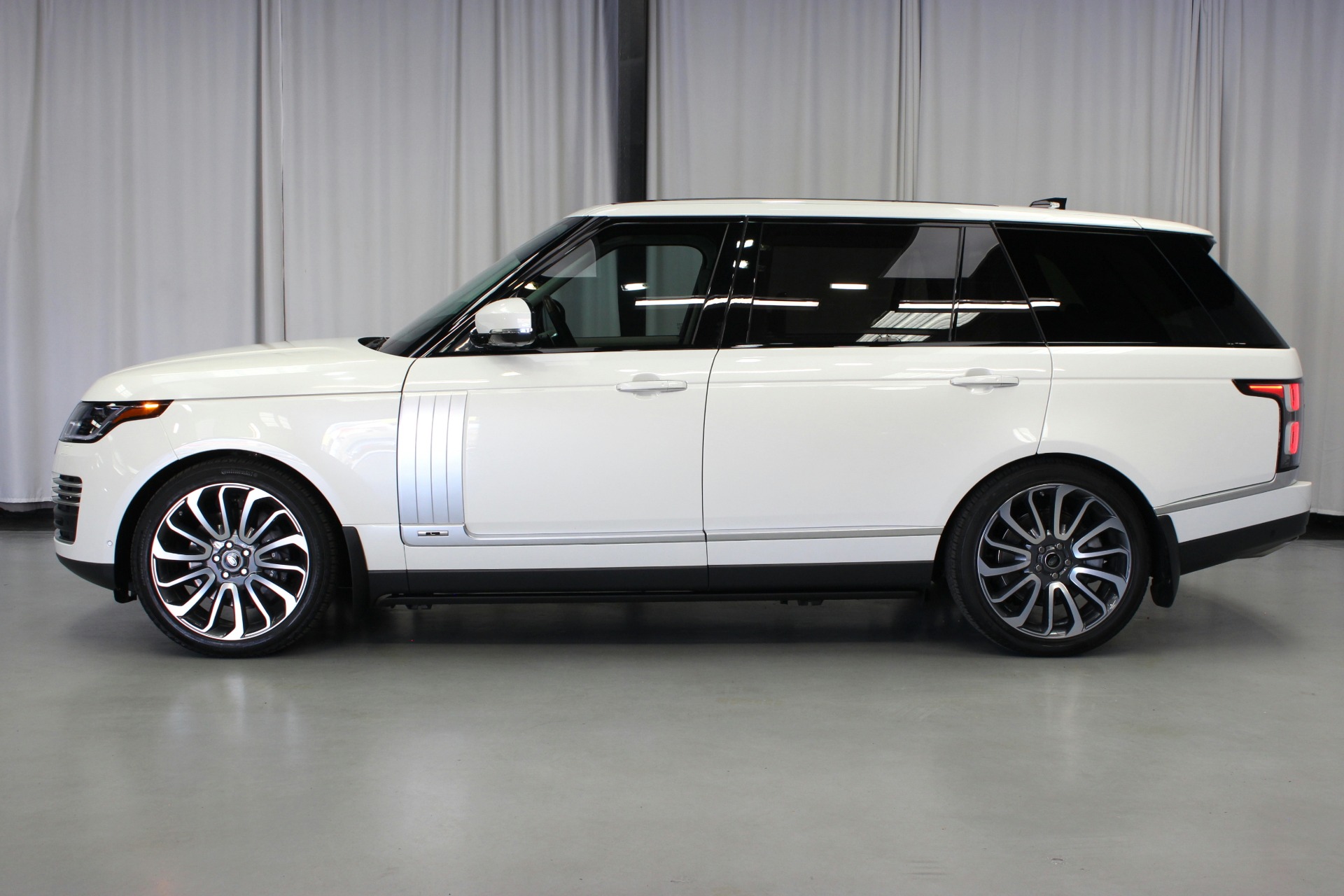 Rocker Panel Kit | LAND ROVER RANGE ROVER AUTOBIOGRAPHY LWB 2018 Rocker Panel Kit | LAND ROVER RANGE ROVER AUTOBIOGRAPHY LWB 2018